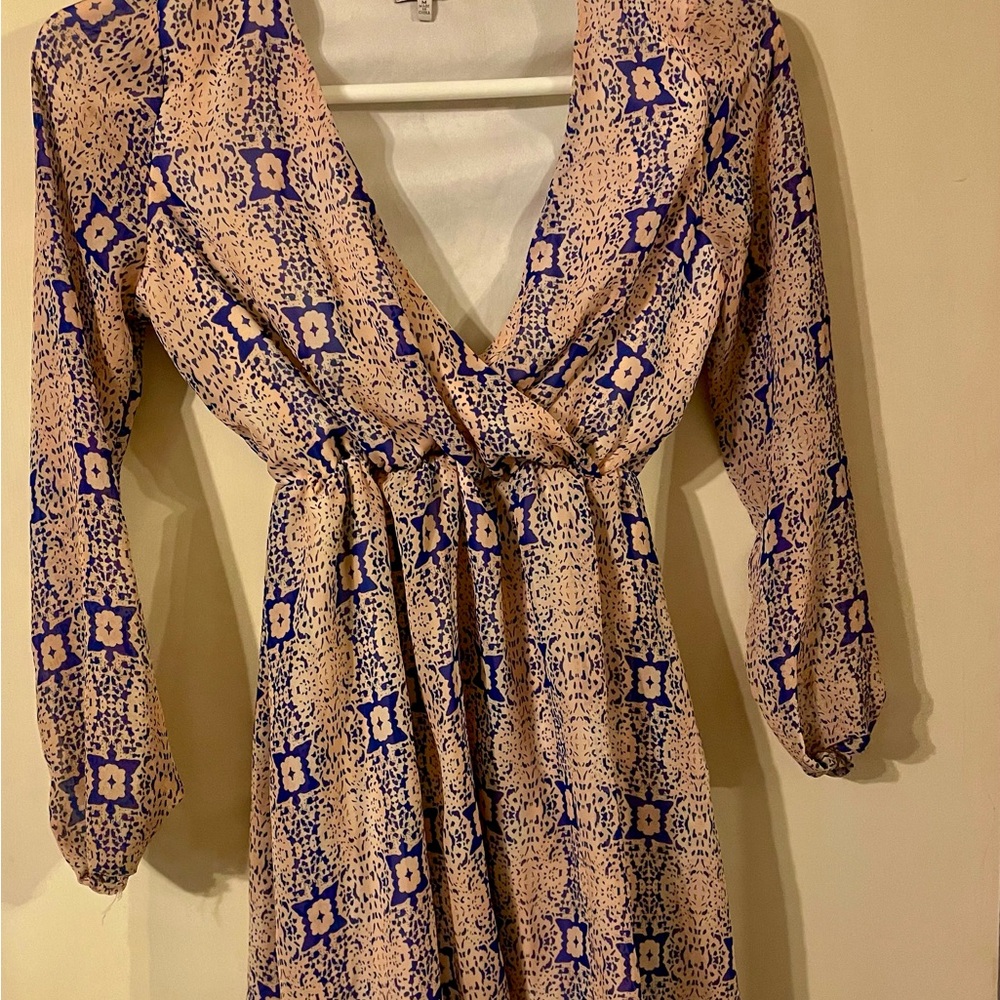 Long-Sleeve knee-length Chiffon Dress Sz Medium
